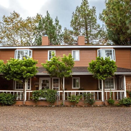 J Patrick Inn Кэмбриа Экстерьер фото