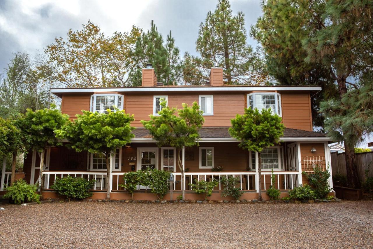 J Patrick Inn Кэмбриа Экстерьер фото