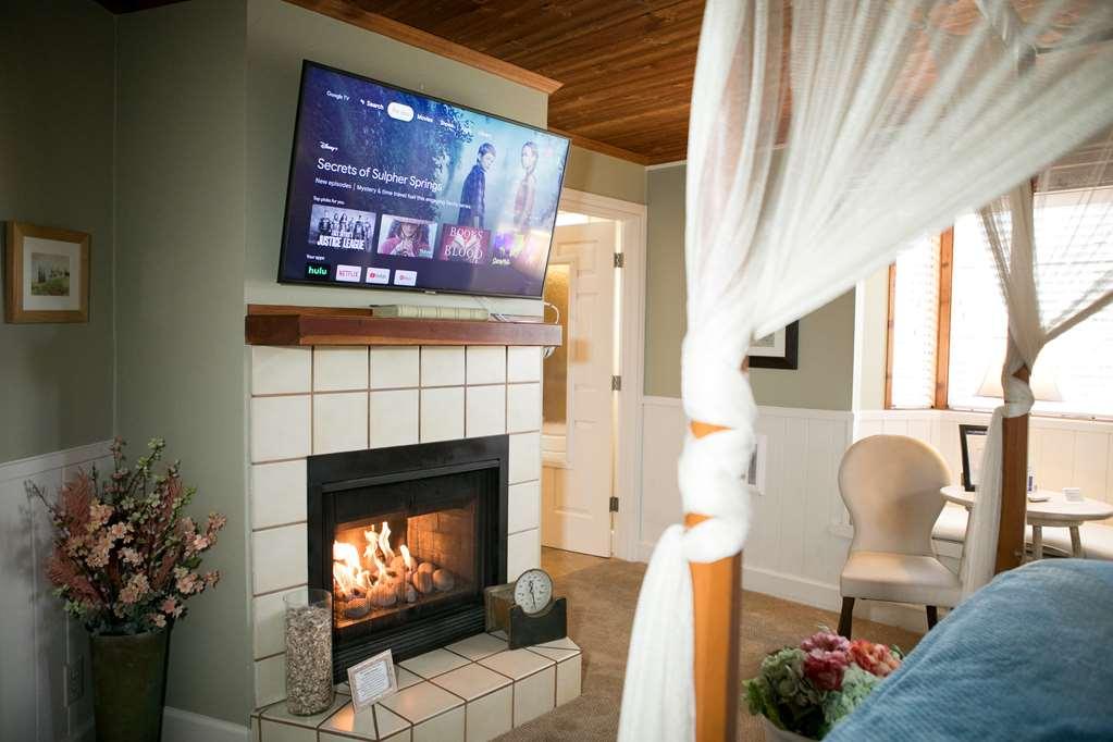 J Patrick Inn Кэмбриа Номер фото